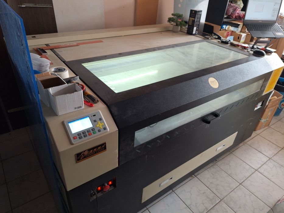 Vand gravator Laser profesional Hanma 160x100cm cu tub co2 100w
