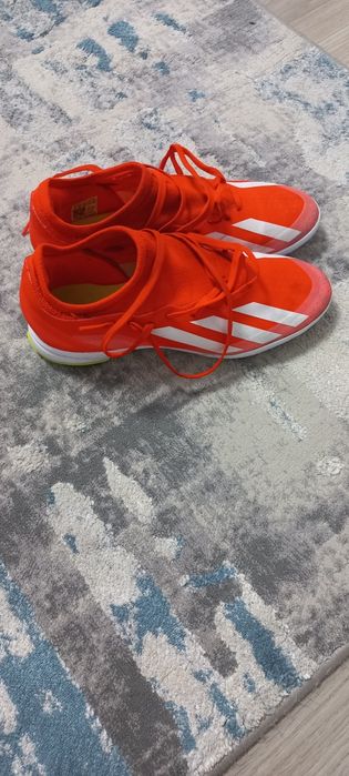 Ghete de fotbal sintetic