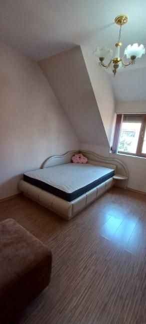 Дава се под наем Тристаен апартамент в Пловдив, Център - 90 кв.м за 612 € - Снимка #4