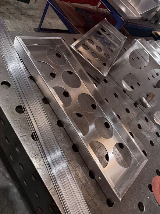 Vând suport de flori