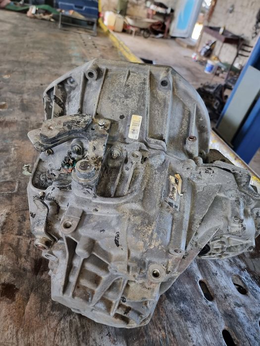 Cutie viteze Renault Laguna 2011 2.0 dci E5