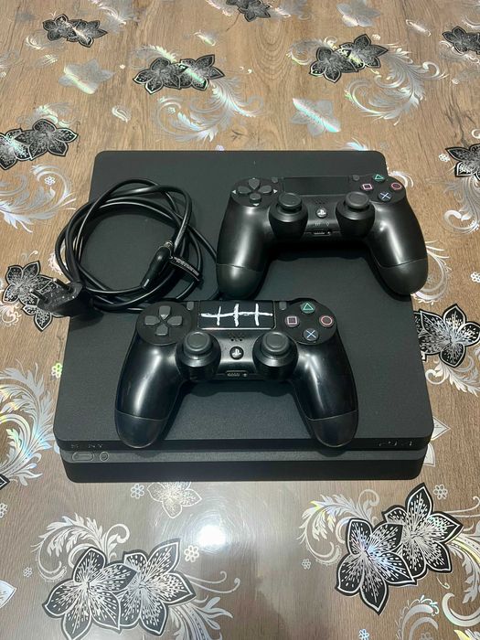 Play Station 4 + 8 jocuri