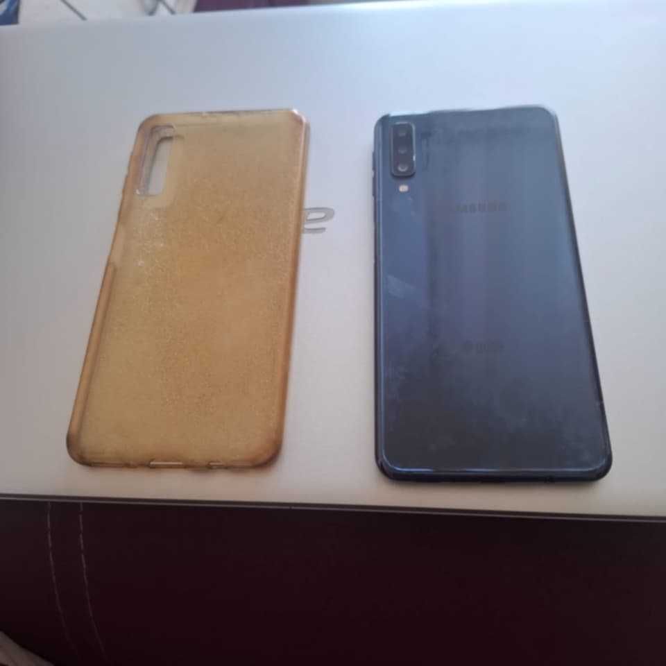 Samsung A7 4/64Gb
