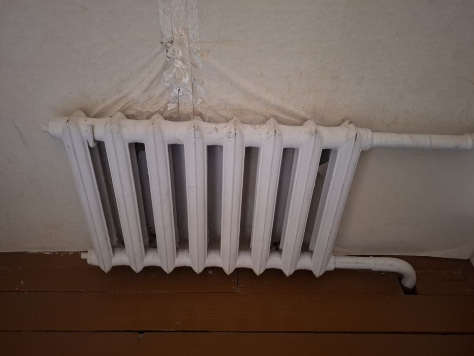 Продам чугунные батареи.