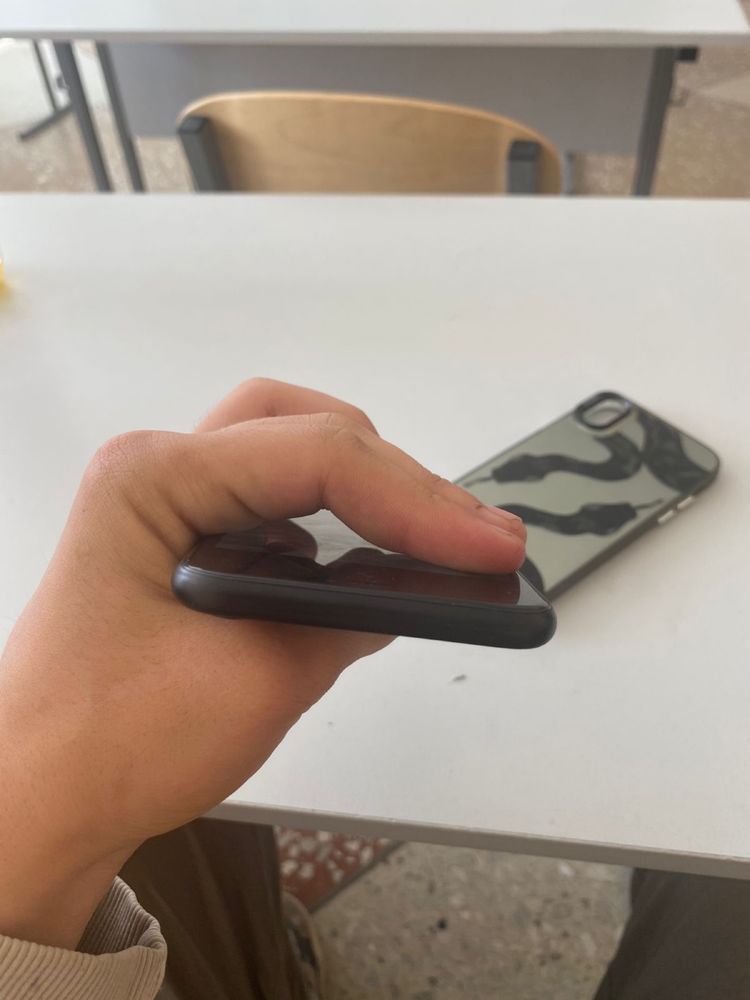 Продам айфон xr хр
