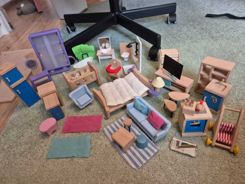 Mobilă lemn pentru căsuță păpuși