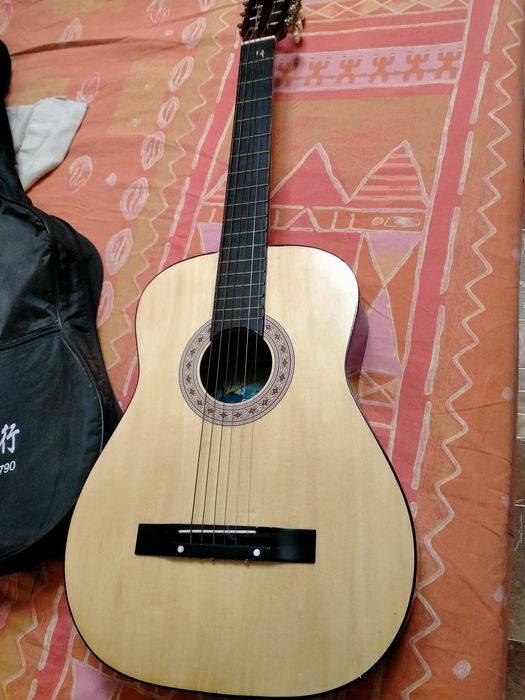 Продам гитару бу