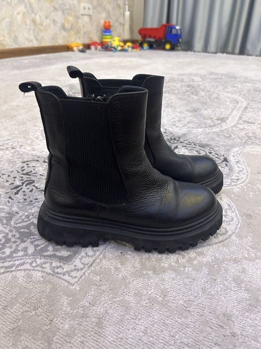 Ботинки и сапожки , цена договорная