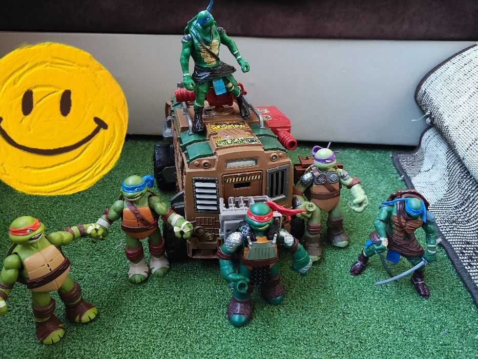 Камион на костенурките нинджа и 6 броя фигурки