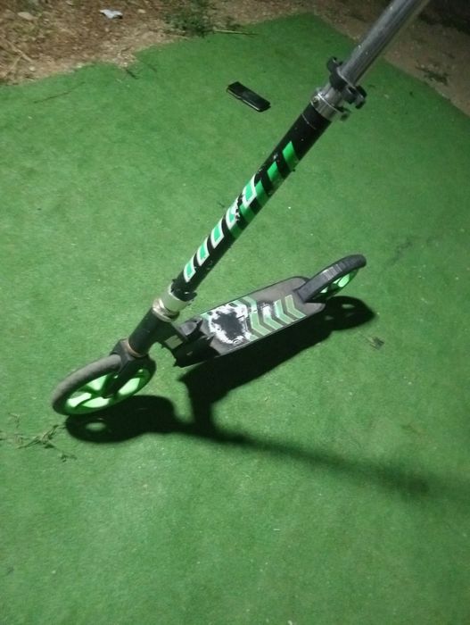 Vând Trotineta noua