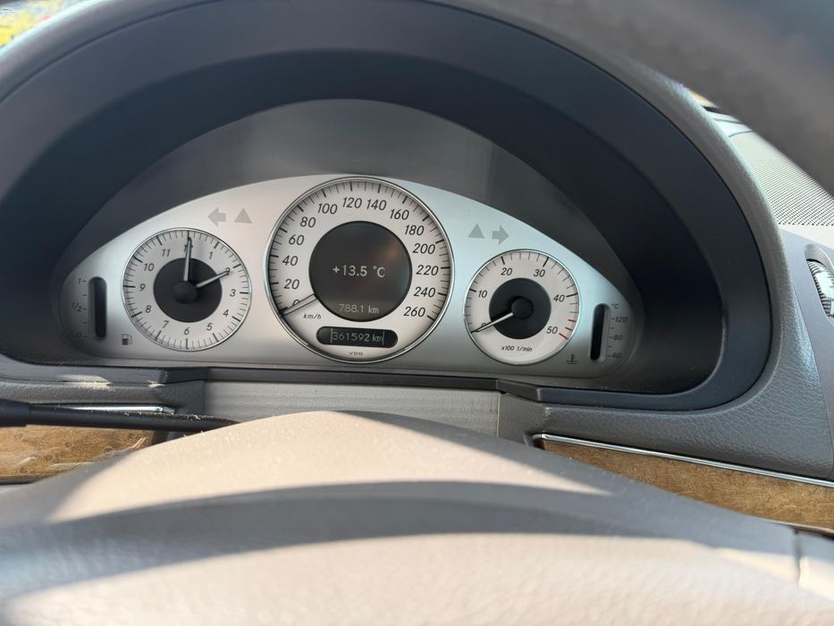 Mercedes-Benz E220 CDI