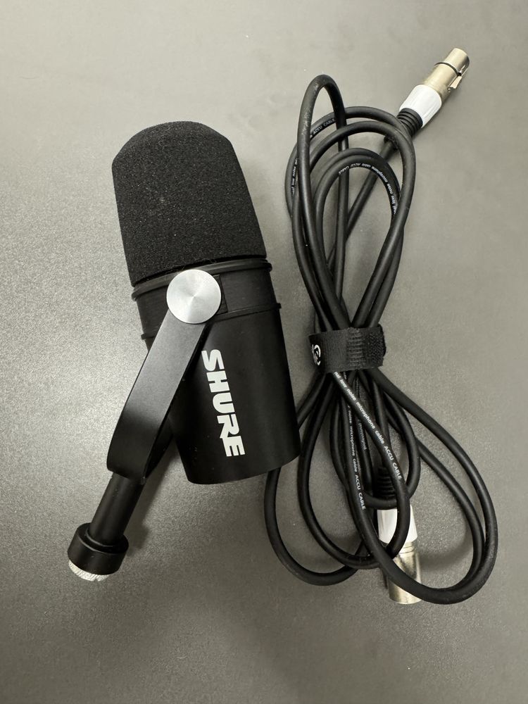 Shure MV7X — микрофон
