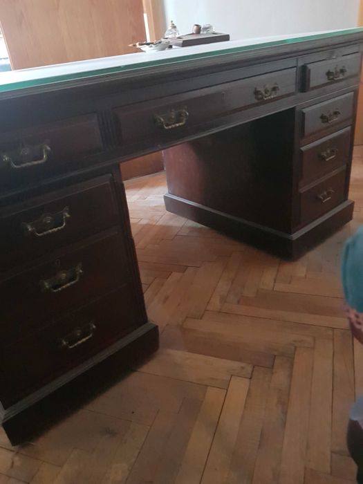 Vând birou și scaun vintage lemn masiv nuc