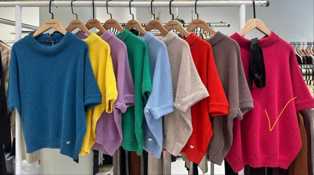 Кофты в бургунди и малиновом цветах от SERIANNO