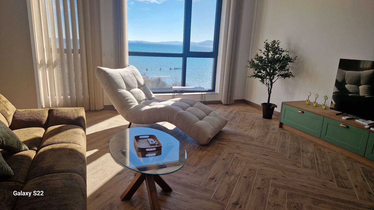 Дава се под наем Тристаен апартамент в Бургас, Сарафово - 128 кв.м за 1275 € - Снимка #15