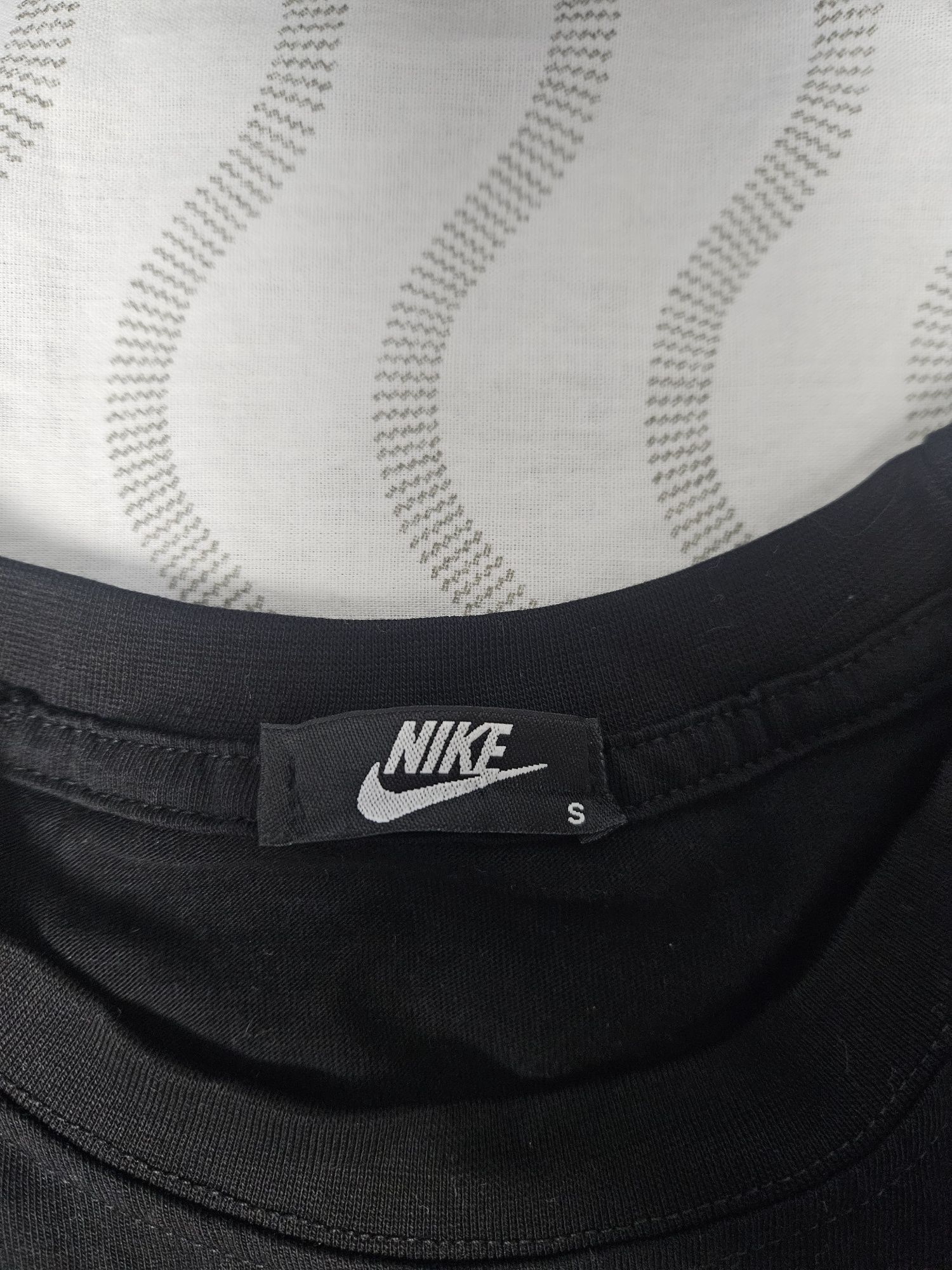 Тениска NIKE M размер