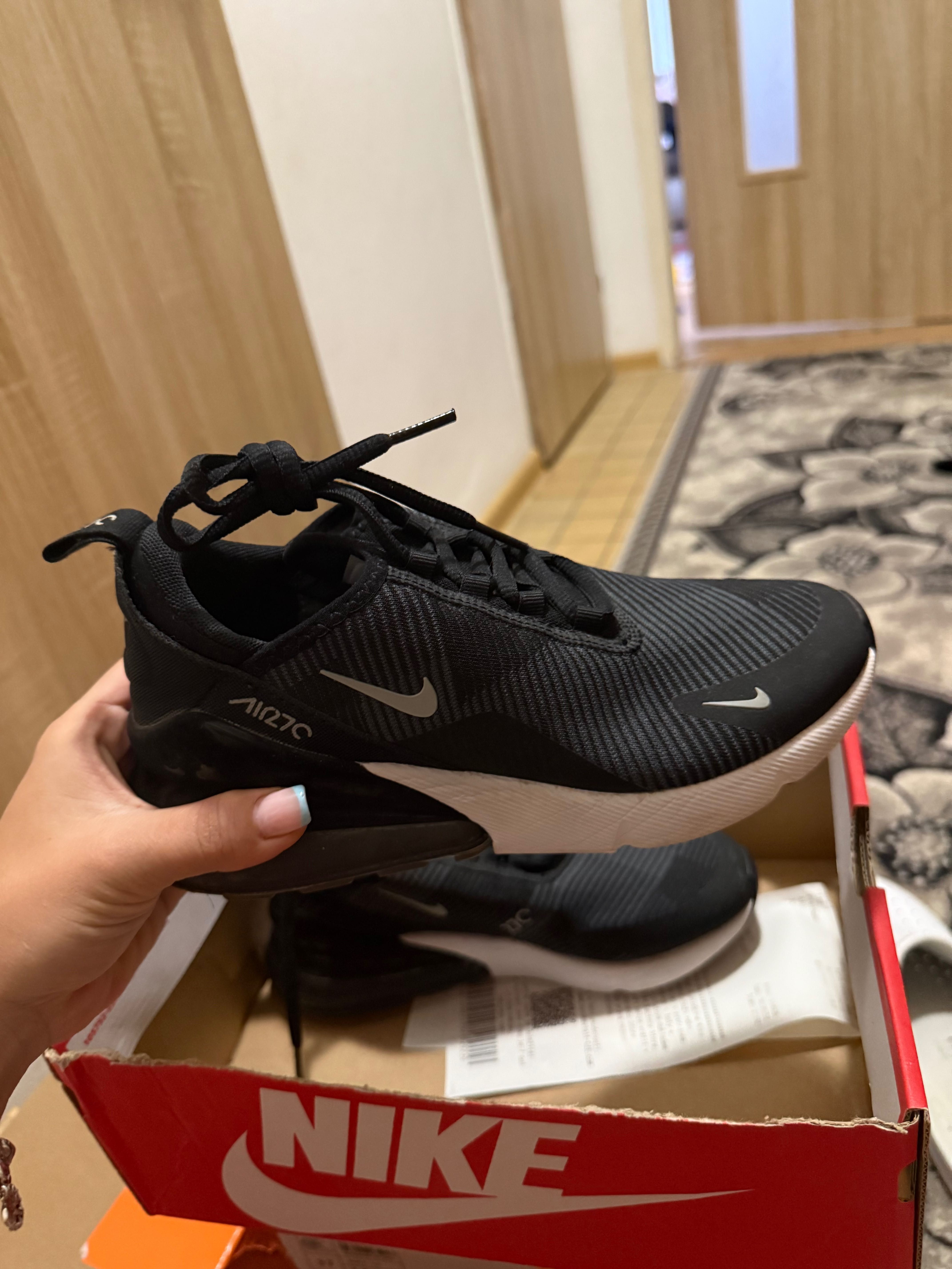 Nike Air Max 270
