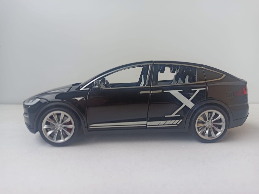 Machetă Tesla Model X 1/20