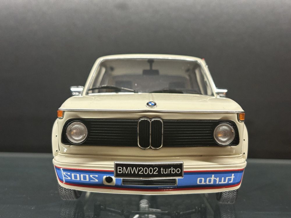 Macheta BMW 2002 turbo - Kyosho 1:18