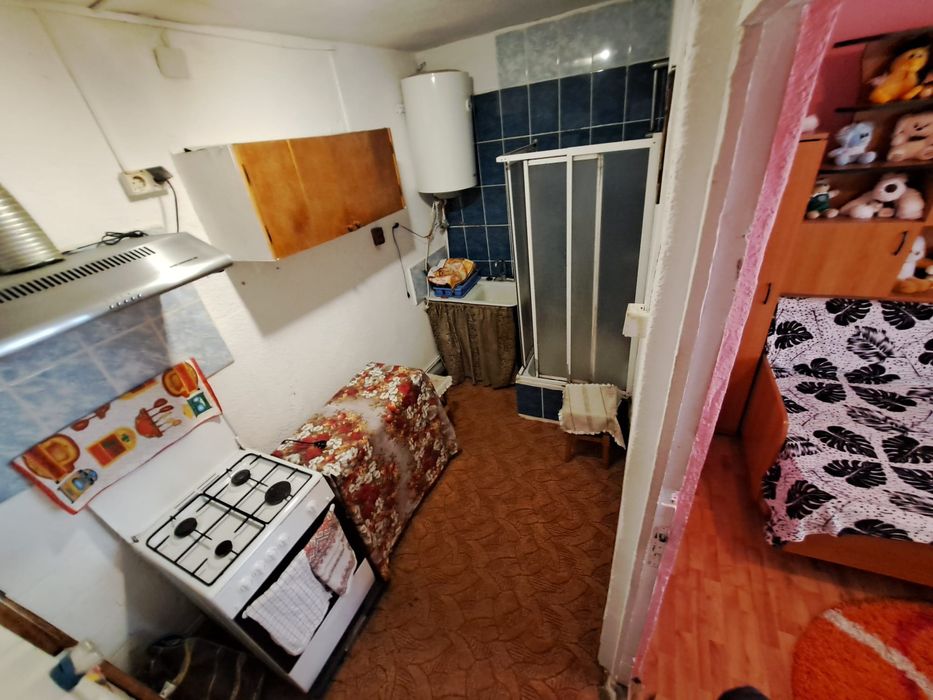 Vand apartament  lângă ieșire A1