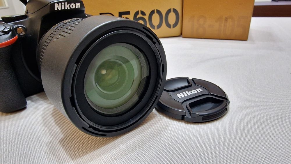 Nikon D5600 с обектив Nikon 18-105mm