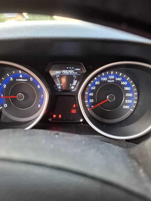 Hyundai Elantra 2012 1.6 benzina