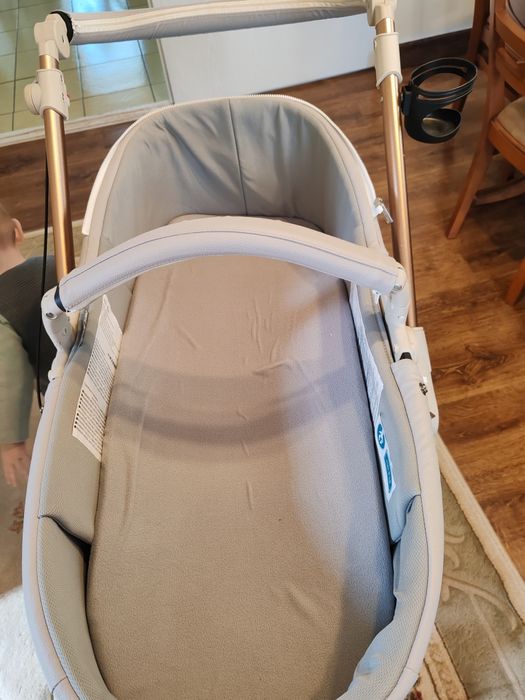 Cărucior Hot mom 3 în 1 cu rotire 360 grade gri deschis