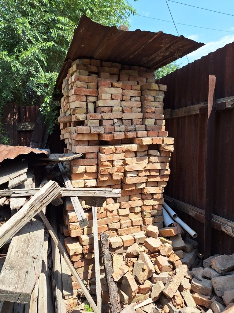 Продам кирпич Срочно