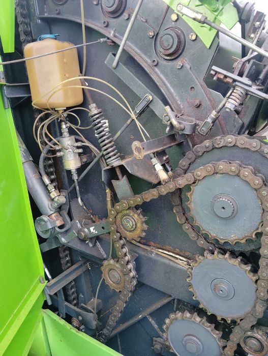 Presă balotiera rotundă  deutz Fahr KRONE kr 120