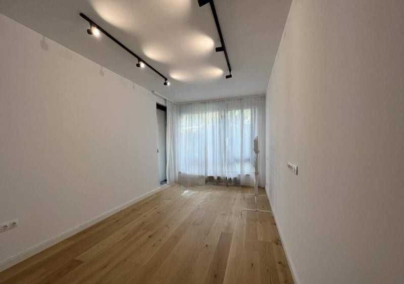 Дава се под наем Тристаен апартамент в София, Борово - 100 кв.м за 420 € - Снимка #1