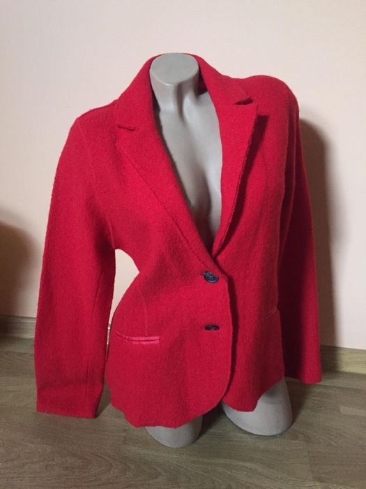 haine noi- rochii lungi/scurte, sacouri, camasi si blugi barbatesti