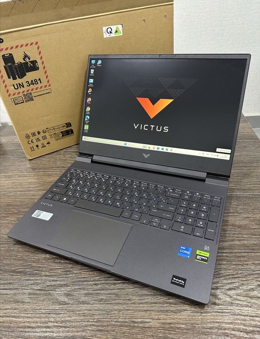 HP Victus Gaming 32/4TB