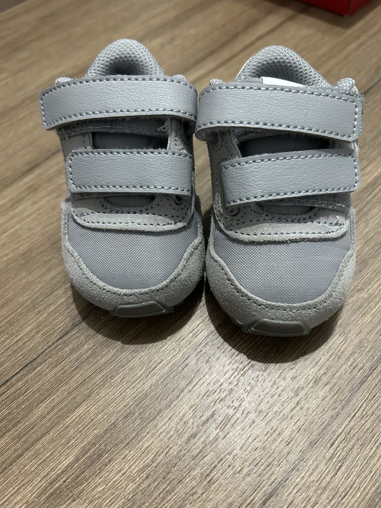 Nike copiii o luni