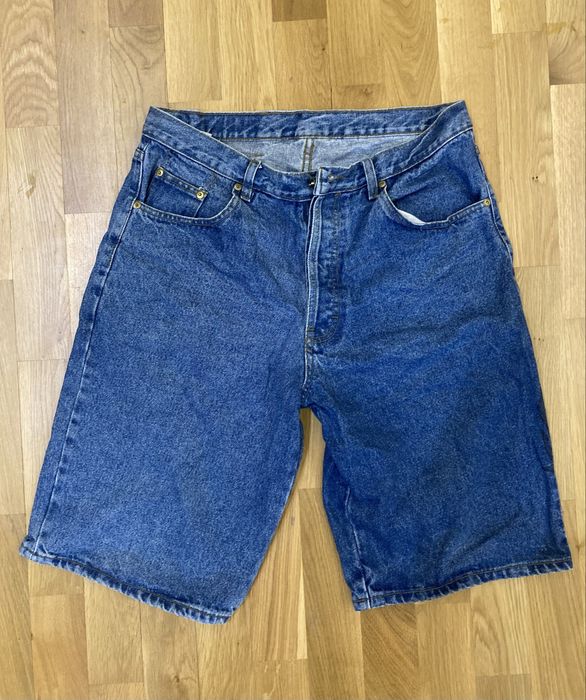 Бермуди с графичен детайл