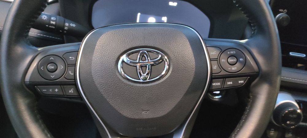 Vând Toyota RAV-4, octombrie 2023, 19.100 km, garanție până în 2029