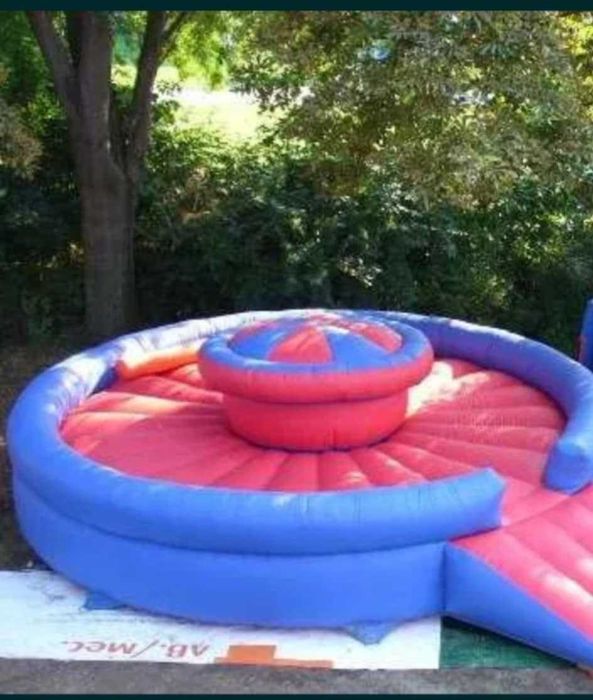 Надуваем  Батут.