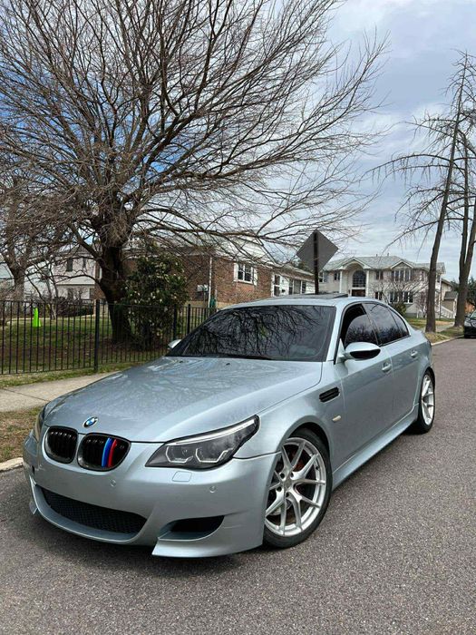 На части BMW E60, M5
