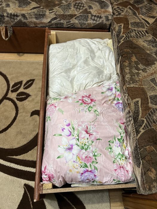 Vand coltar pe colt 270 220 pret 1500 lei negociabil