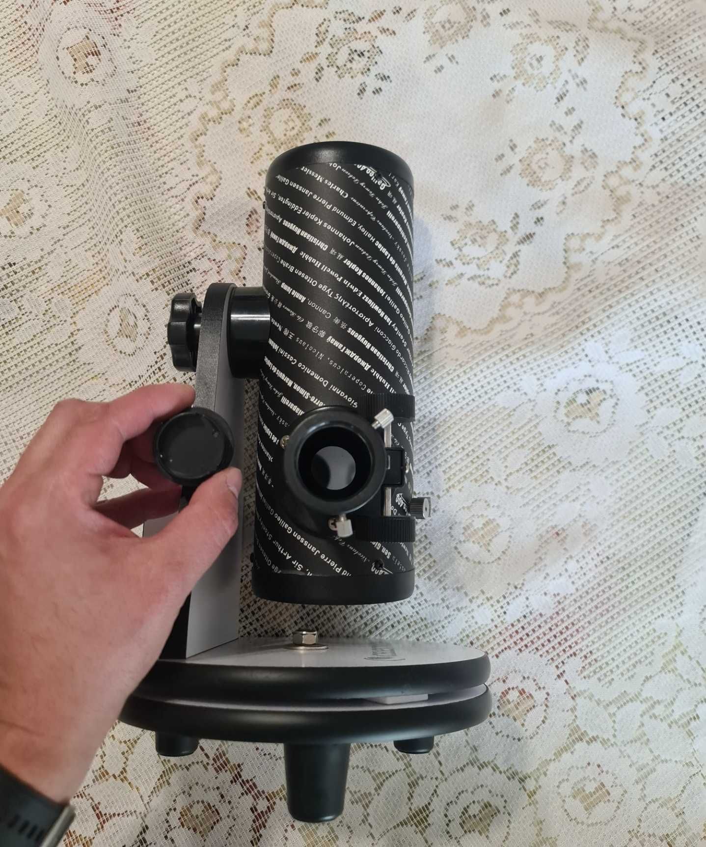 Продавам Celestron Телескоп настолен FirstScope 76