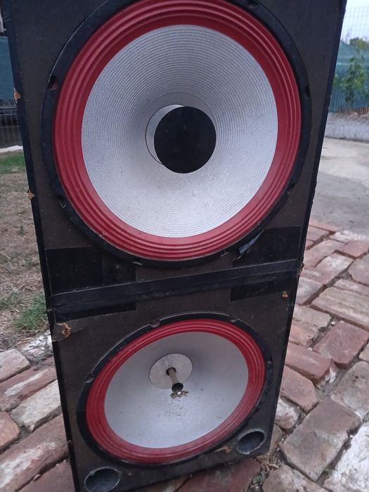 vând boxe pentru stație