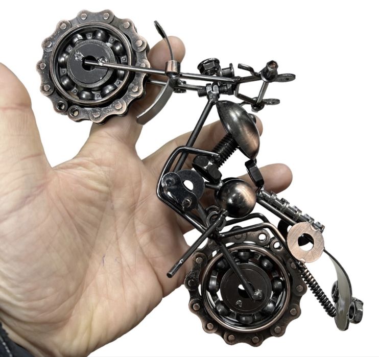 мотор декоративен с  атрактивен дизайн от метални части