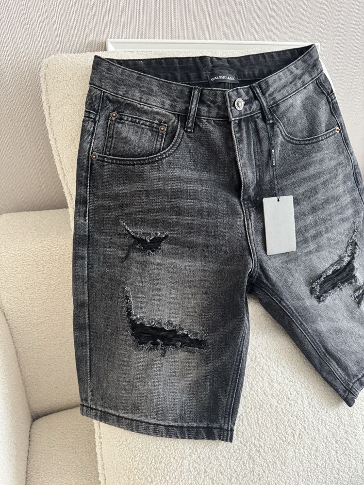 Къси панталони Balenciaga чисто нови