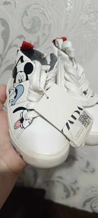 Продаются кроссовки детские