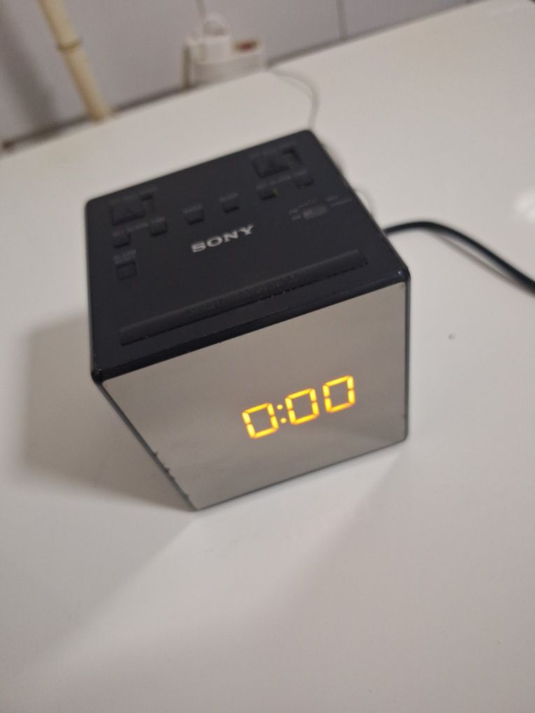 Radio cu ceas SONY, negru,,,
