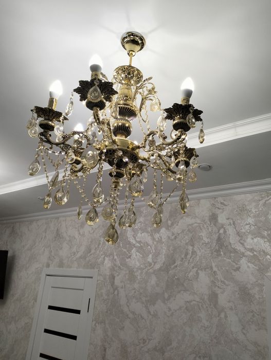 Люстры гостинные 2шт