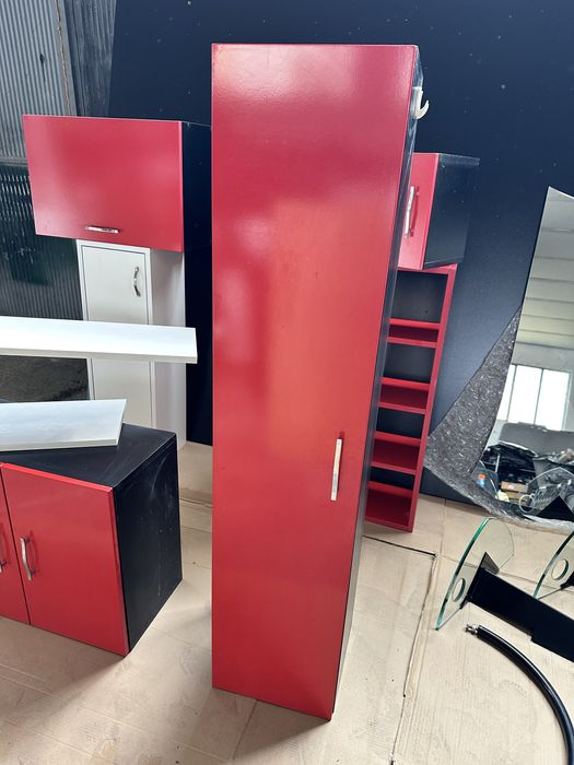 Шкафчета и рафтове