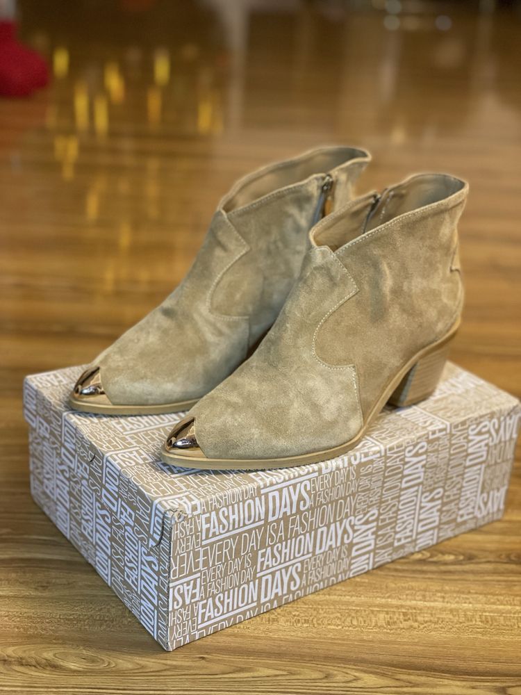 Botine piele întoarsă