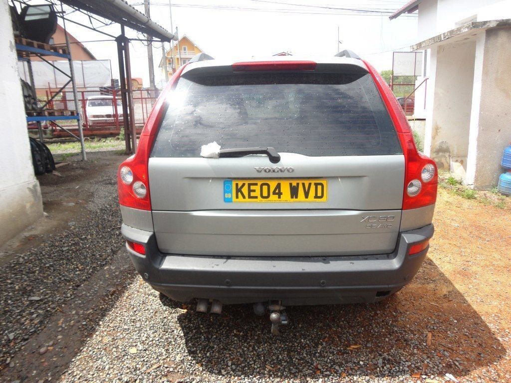 Dezmembrez Volvo XC 90 2.4 Diesel