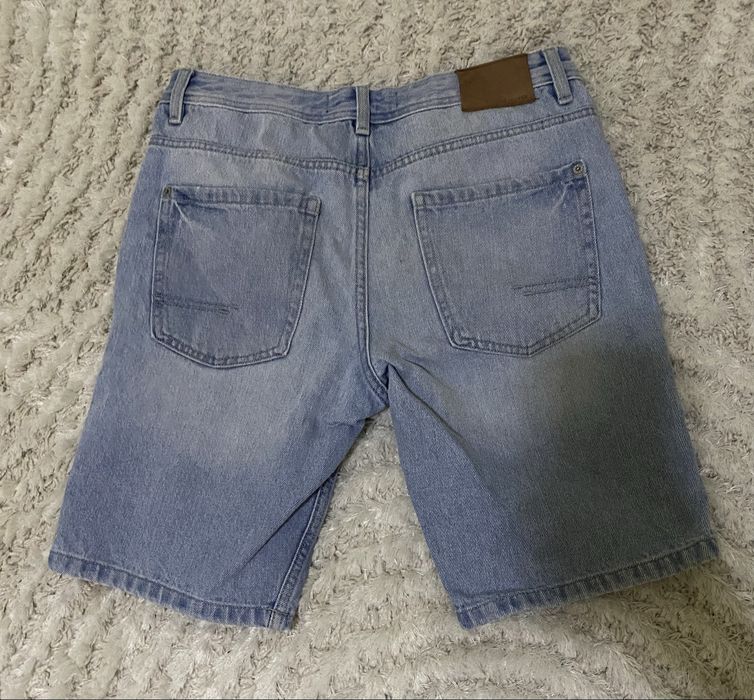 Pantaloni scurti Reserved