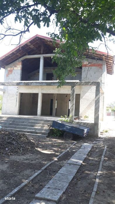De vanzare Casa la rosu zona Cazasu